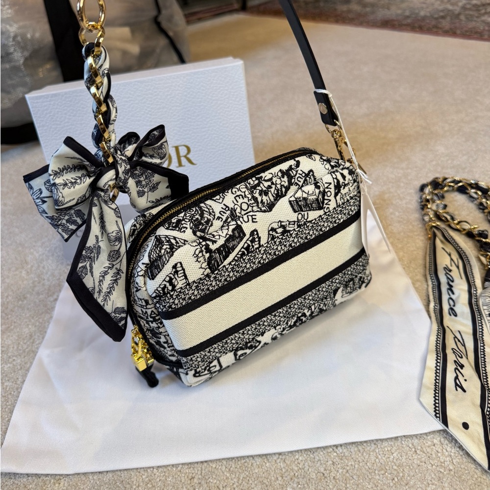 Christian Dior Plan de Paris Crossbody Bag - Picture 9 of 14
